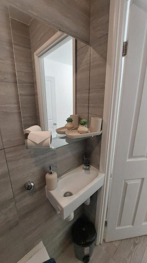 Double En-Suite Room Available In 3 Bed Apt Londres Exterior foto