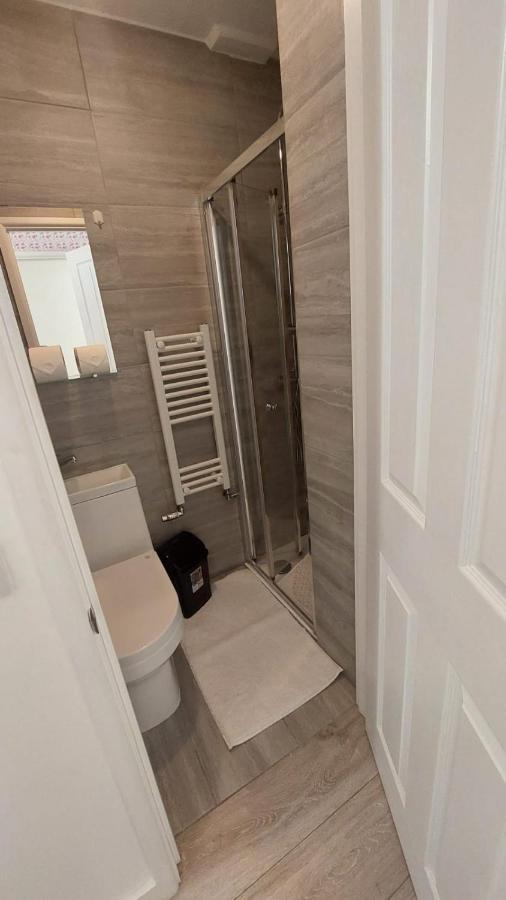 Double En-Suite Room Available In 3 Bed Apt Londres Exterior foto